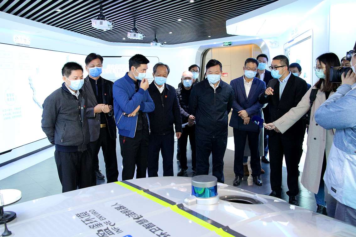 佛山市市长朱伟率队视察指导amjs澳金沙门环境复工抗疫工作，多款环卫消毒设备助力全国抗疫获赞！