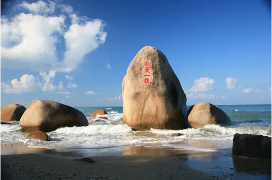 化身蓝海卫士，守护三亚海滨丨amjs澳金沙门环境首个“海域保洁”项目正式签约进场
